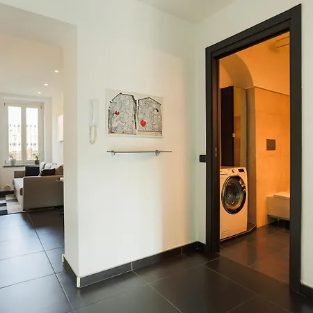 Апартаменты Stylish Porta Venezia - Bright With Jacuzzi *