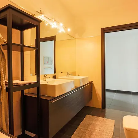 Апартаменты Stylish Porta Venezia - Bright With Jacuzzi *