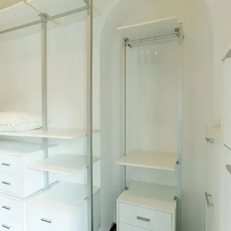 Апартаменты Stylish Porta Venezia - Bright With Jacuzzi *